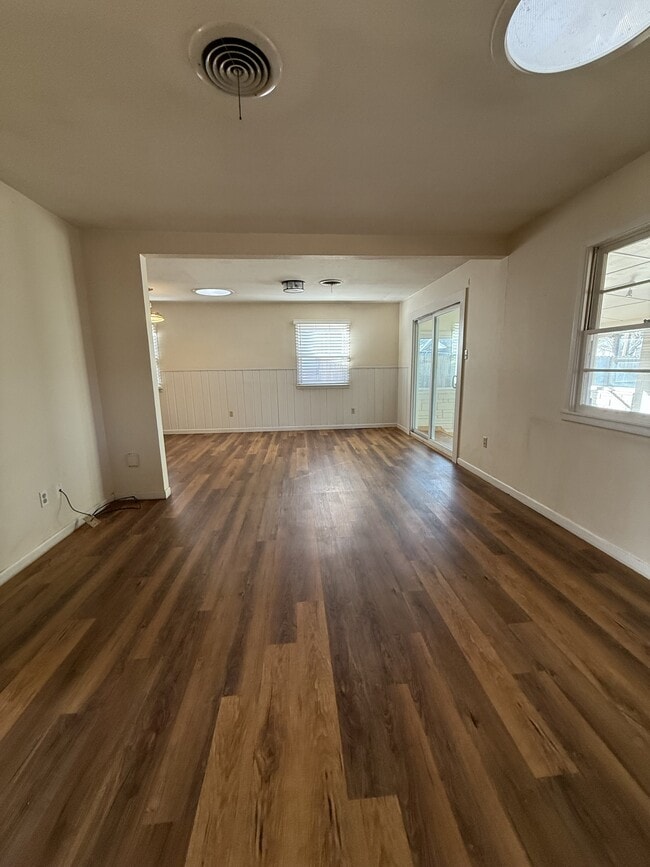 Foto del edificio - 2418 48th St