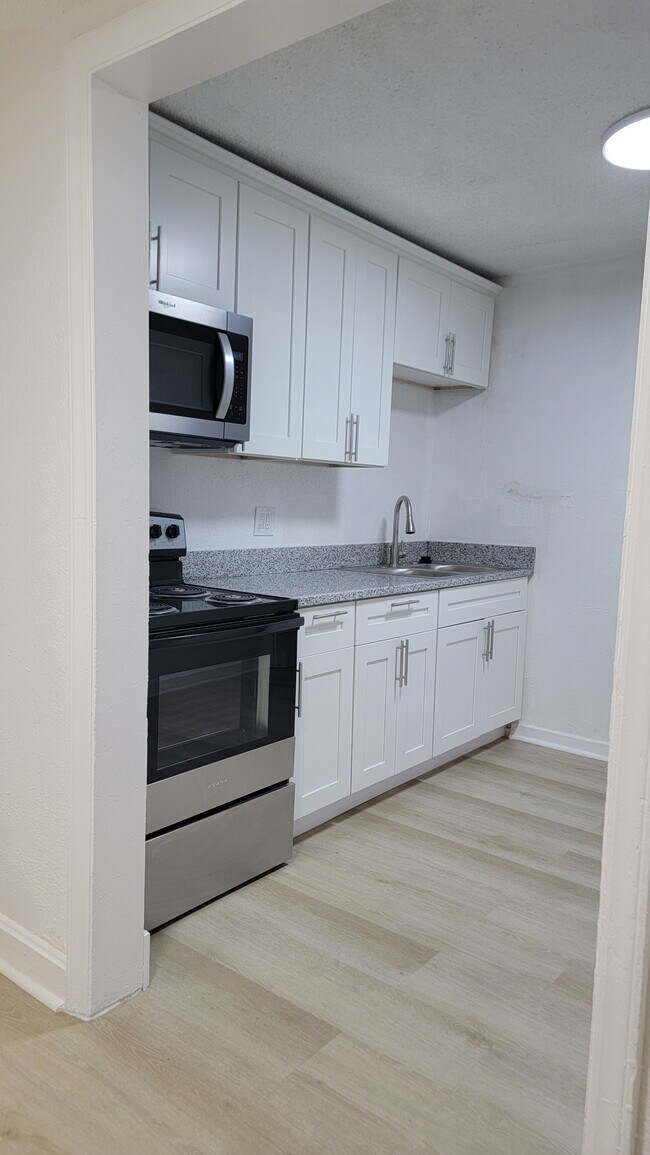 Foto del edificio - 6636 Tracy Ave