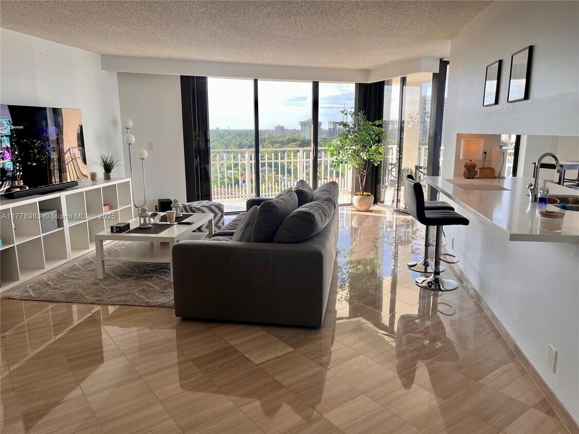 Primary Photo - 4000 Towerside Ter