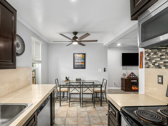 Foto del edificio - 1000 W MacArthur Blvd