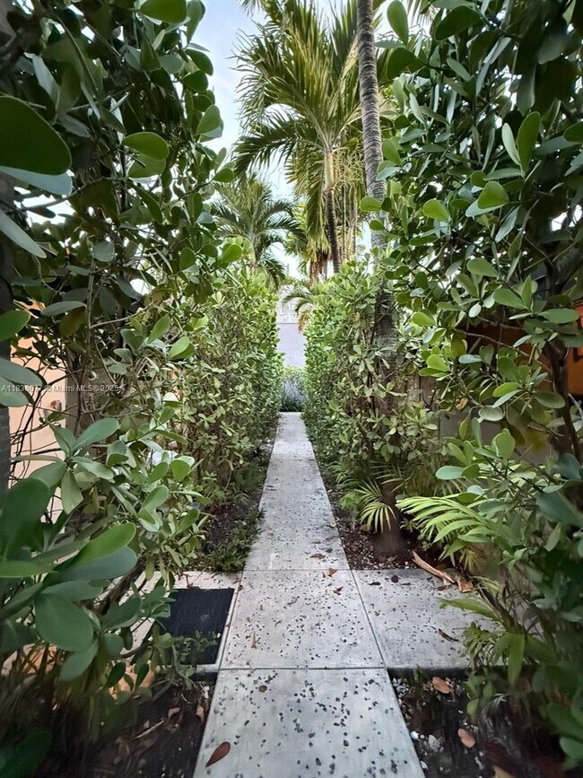 Foto del edificio - 118 NW 24th St