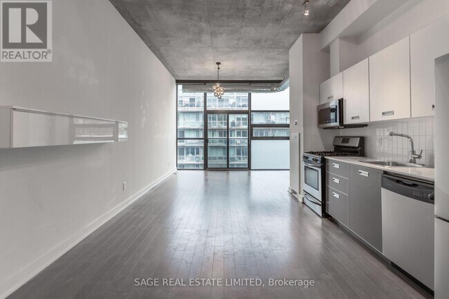 Photo du bâtiment - 60 Bathurst St