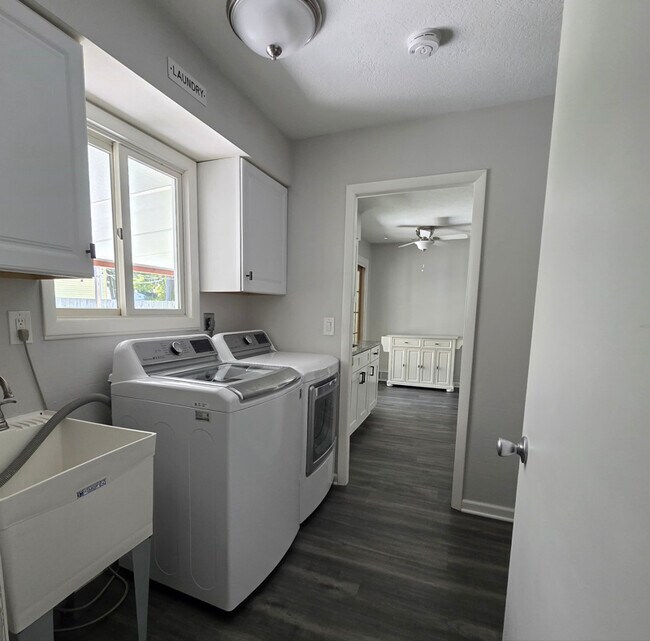 Foto del edificio - 16940 Howe Rd