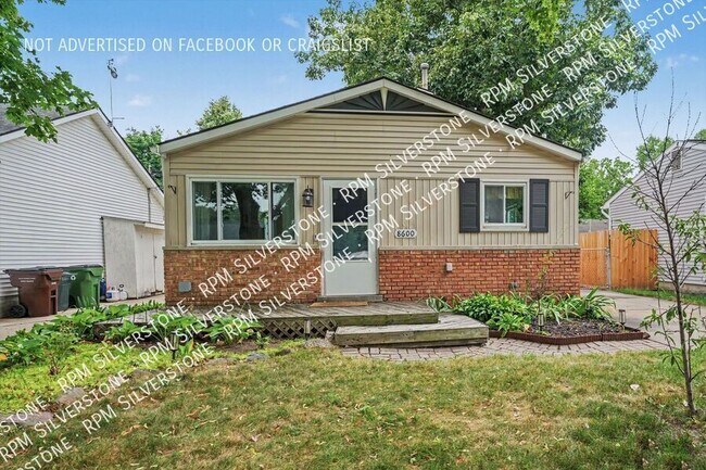 Building Photo - 8600 Russell-