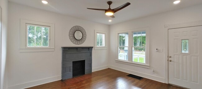 Photo - Adorable Red Bank Home!