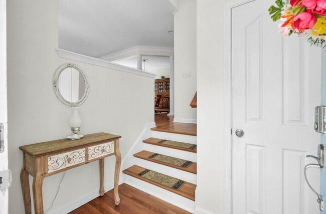 Foto del edificio - 1428 Bloomingdale Ln