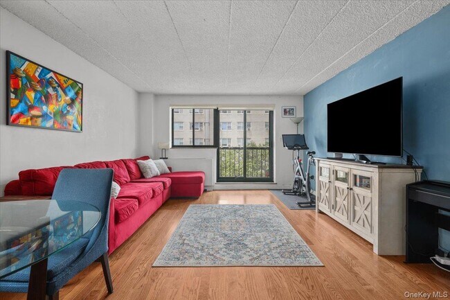 Foto del edificio - 3220 Fairfield Ave