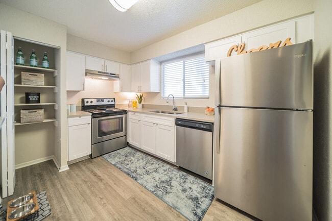 Bluestone on the Bay apartments — community photo - Bluestone on the Bay