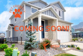 Building Photo - 5002 Evergreen Ln