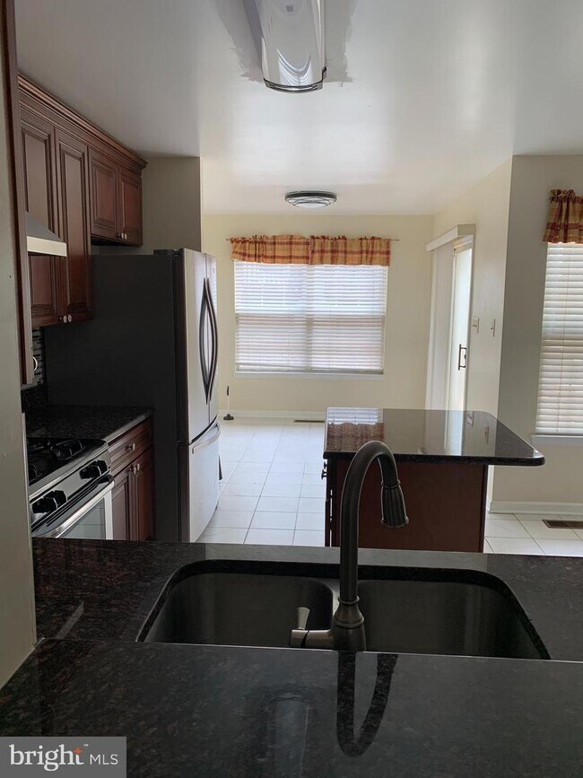 Building Photo - 2403 Farm Buggy Ct