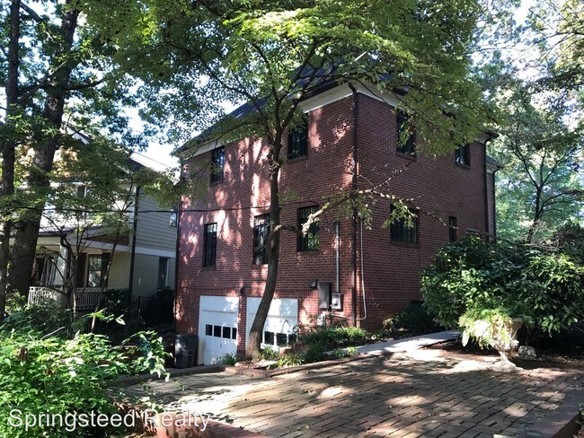 Building Photo - 2102 Belvedere Ave