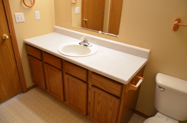 Building Photo - Nice 3 Bedroom 2 Bath in Strafford! $1150