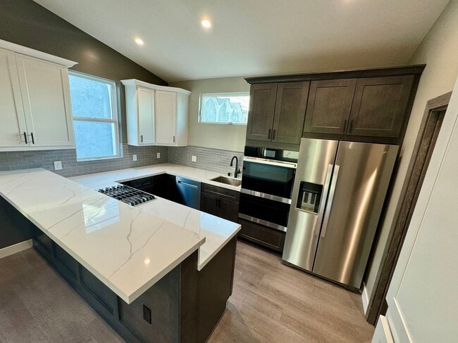 Building Photo - Newly built modern 2 bedroom