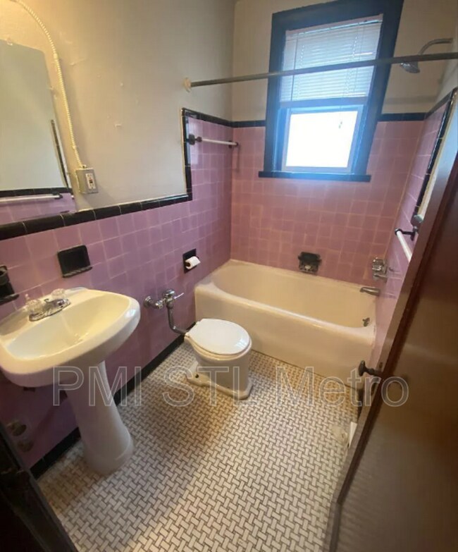 Foto del edificio - 3839 S Spring Ave