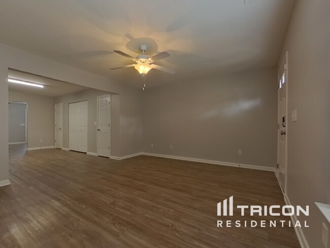 Foto del edificio - 585 Scarlet Sage Ln