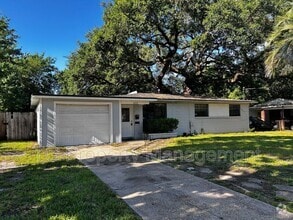 Building Photo - 6422 Solandra Dr