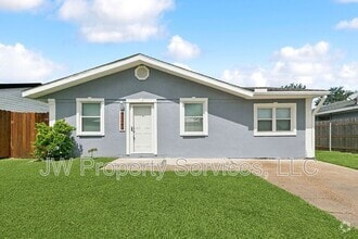 Building Photo - 3243 Continental Dr