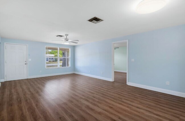 Building Photo - 9376 Manati St