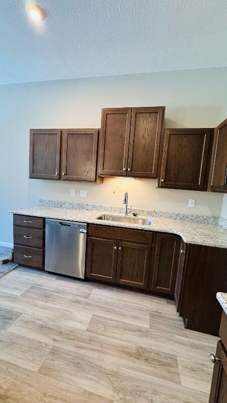 Foto del edificio - 454 Glenhaven Wy