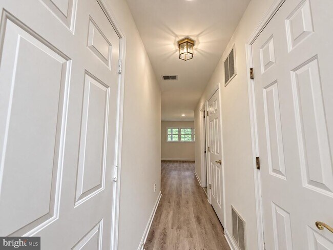 Foto del edificio - 6634 Frost Lake Ln