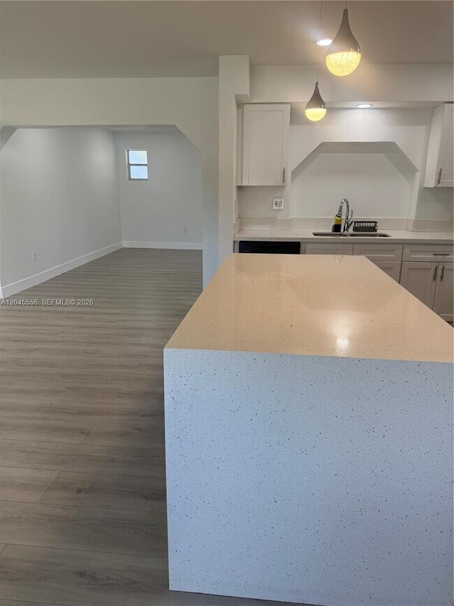 Foto del edificio - 8720 NW 11th St