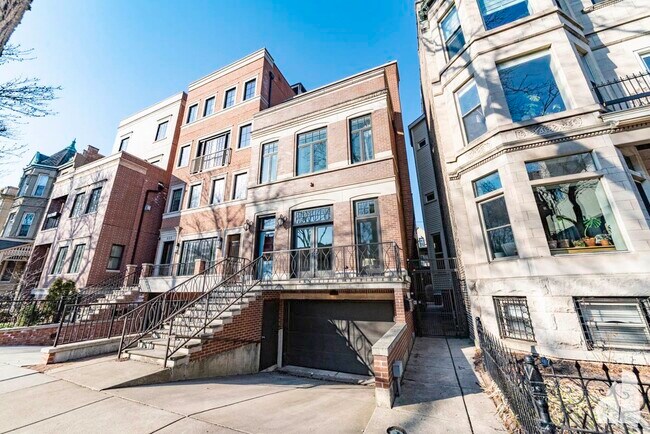 Building Photo - 656 W Melrose St