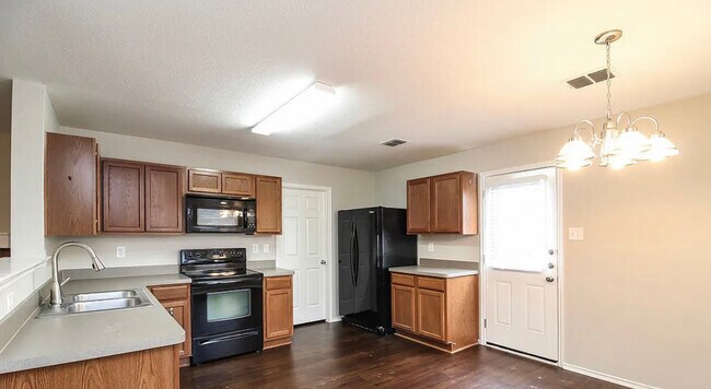 Building Photo - 1429 Lauren Dr