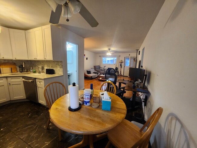 Building Photo - 4 Union Ave