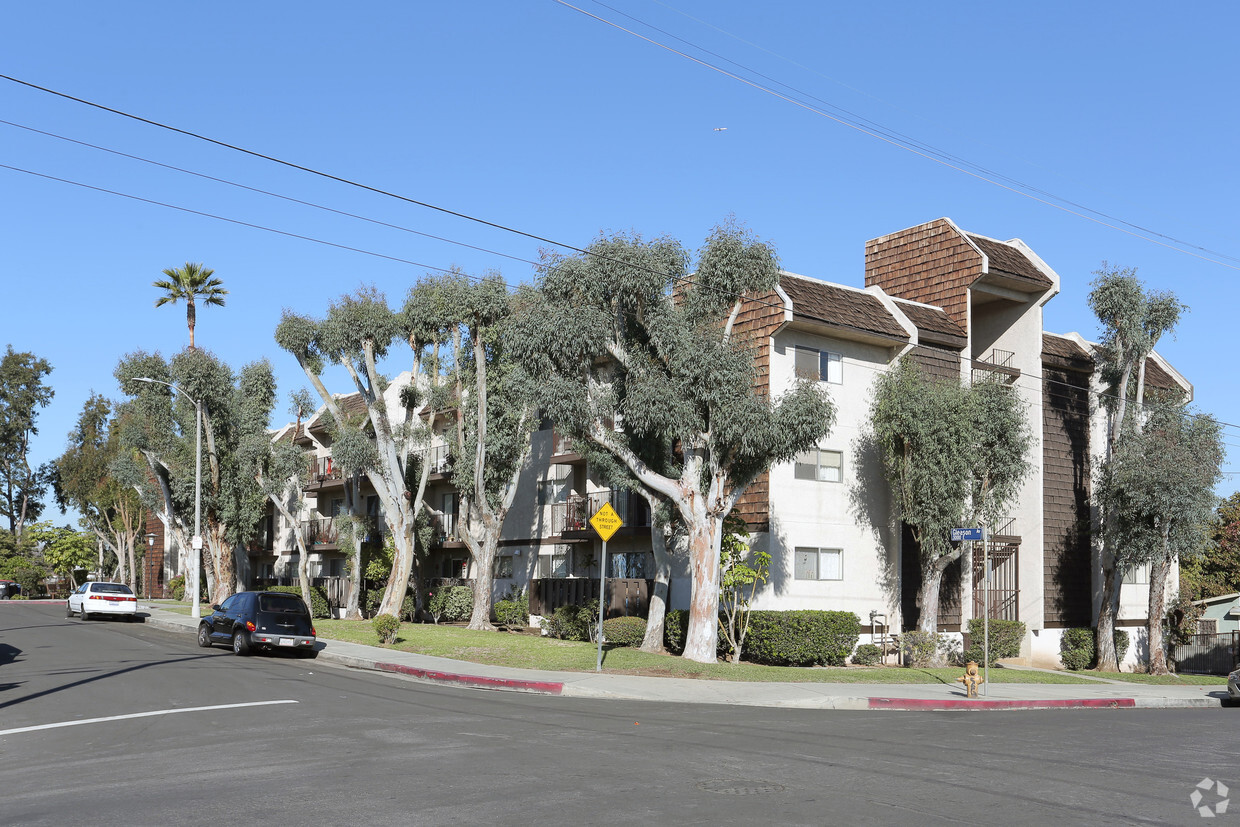 Building Photo - Las Palomas Apartments