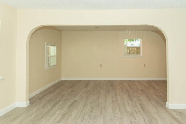 Foto del edificio - 705 Winton Ct