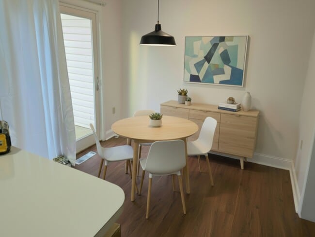 Foto del edificio - 521 Cobblestone Ln