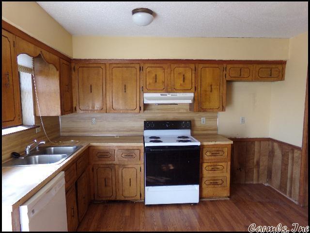 Building Photo - 1313 Country Club Rd