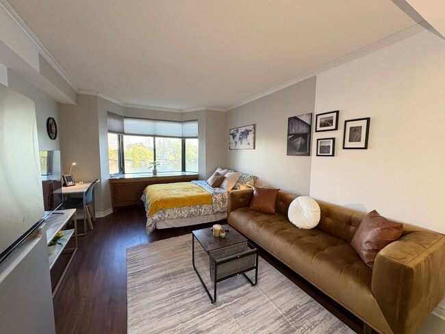 Building Photo - Riverflow Residences