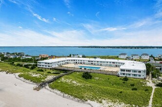 Building Photo - 585 Dune Rd