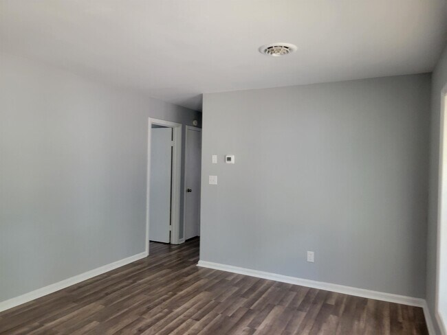 Building Photo - 5033 Ashton Rd