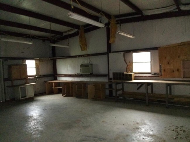 Building Photo - 2735 Bobville Rd
