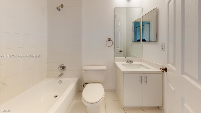 Building Photo - 3 br, 2.5 bath House - 2231 SE 26th Ln # 2...