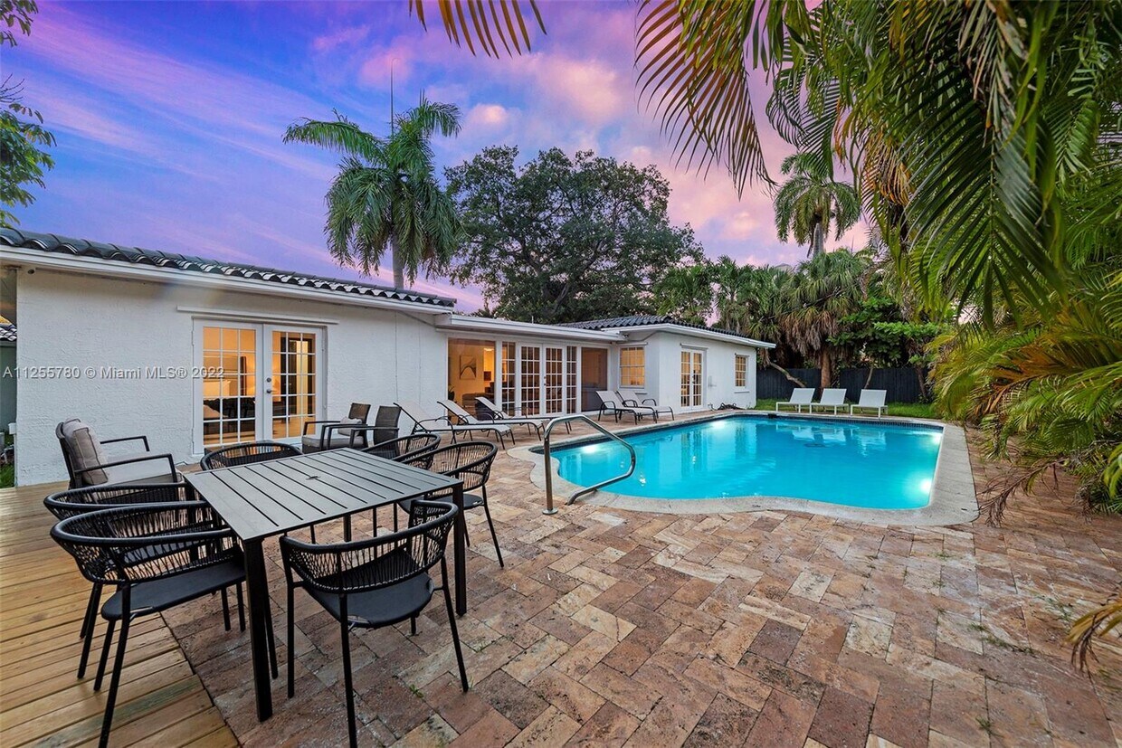 Primary Photo - 1308 Seabreeze Blvd