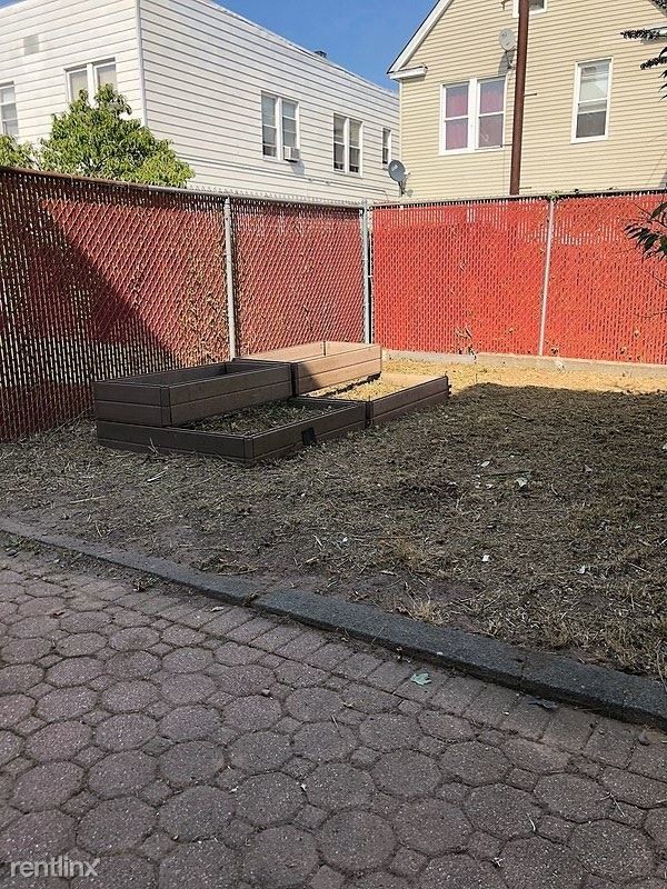 Building Photo - 2 br, 1 bath Apartment - 50 Trask Avenue 1