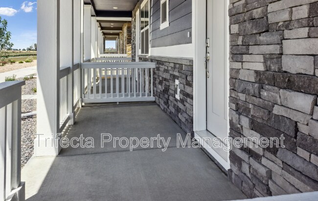 Foto del edificio - 628 Thoroughbred Ln