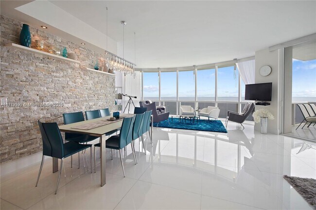 Foto del edificio - 18101 Collins Ave