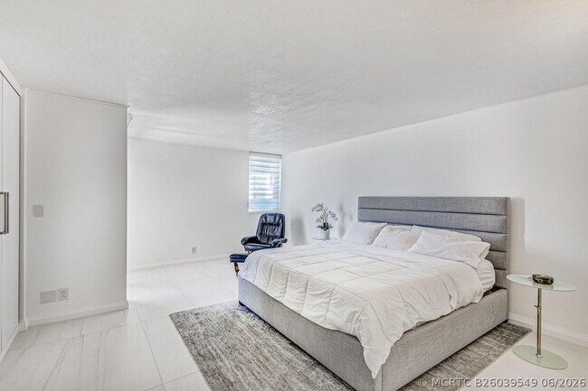 Foto del edificio - 5280 N Ocean Dr