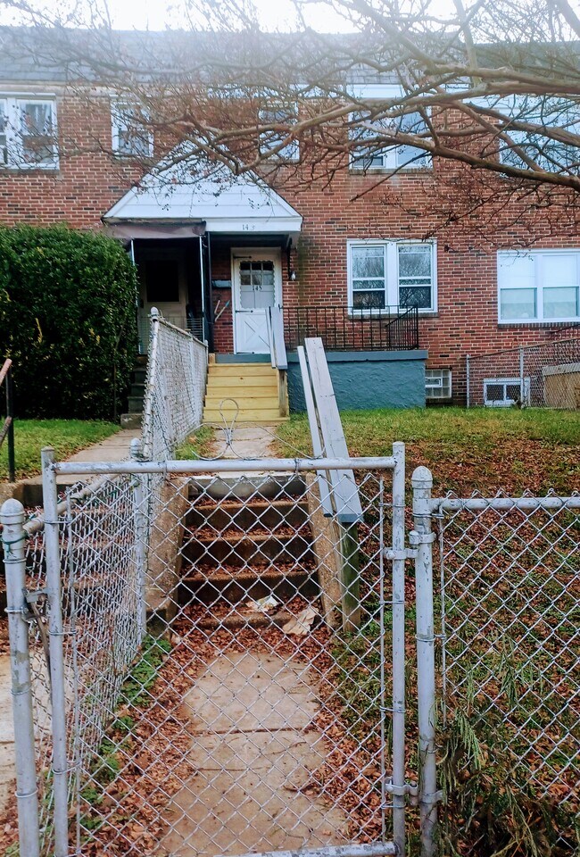 Building Photo - 145 W Meadow Rd