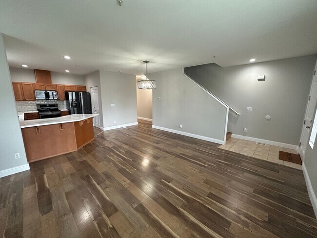 Foto del edificio - 2350 Simmons St