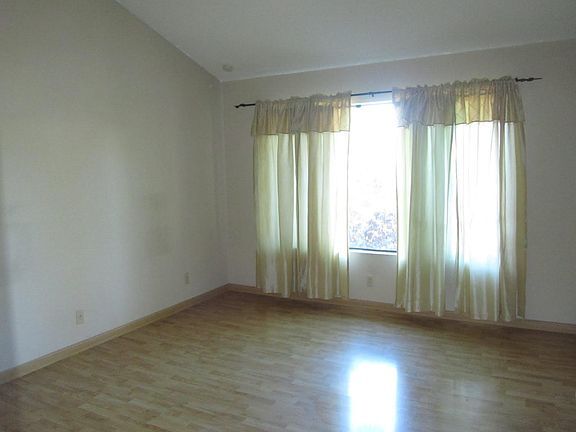 Foto del edificio - 3580 Birchwood Terrace