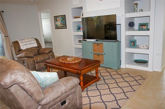 Foto del edificio - 4015 Kingsfield Dr