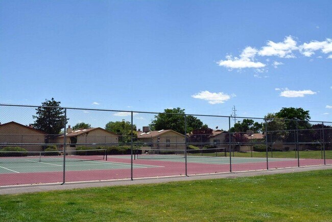 Building Photo - 10501 Clyburn Park Dr NE