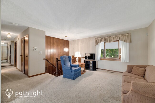 Foto del edificio - 7641 Deerfield Ave