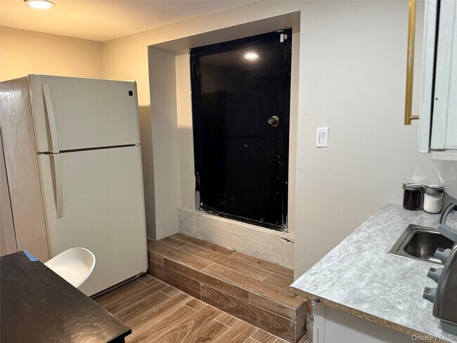 Foto del edificio - 245 Glenhill Ave