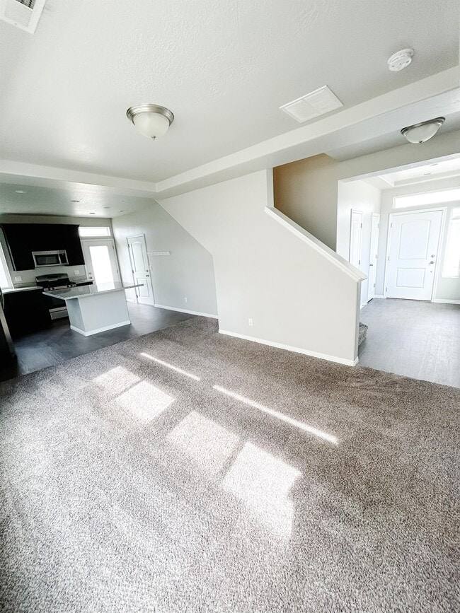 Building Photo - 707 E 380 S